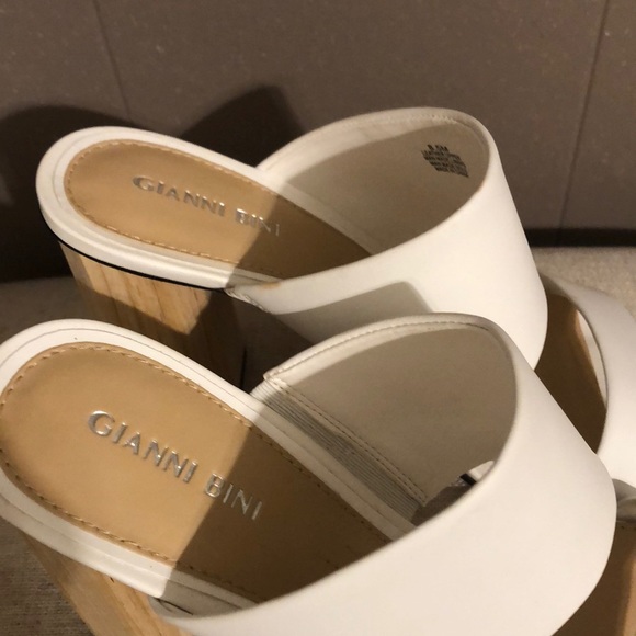 Shoes - Picture 2 of 4